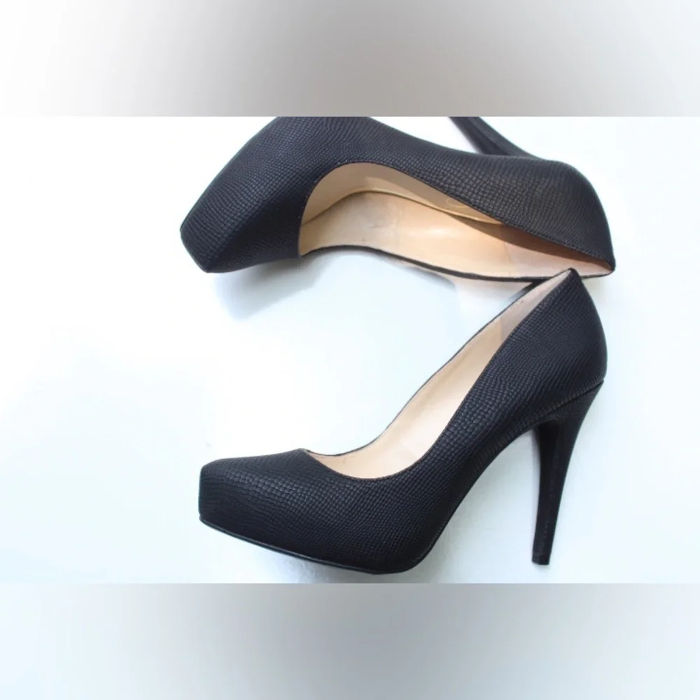 NWOT Jessica Simpson platforms